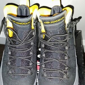 NWOT AUTHENTIC Air Jordan 9 Retro Black and Gold Men's size 8.5